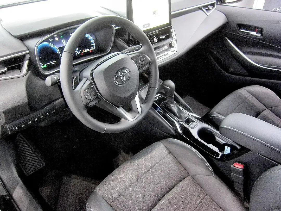 Toyota Corolla - Thumbnail 8