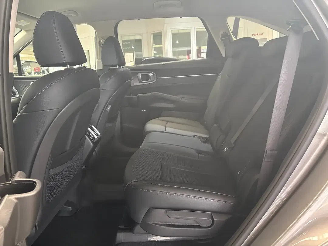 Kia Sorento - Thumbnail 12