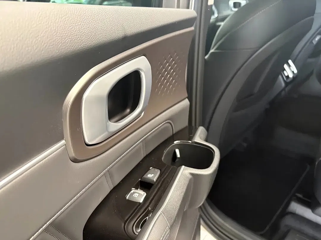 Kia Sorento - Thumbnail 13