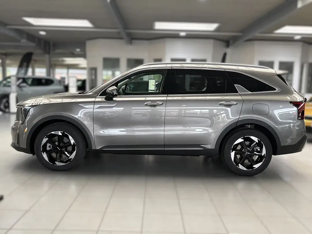Kia Sorento - Thumbnail 3
