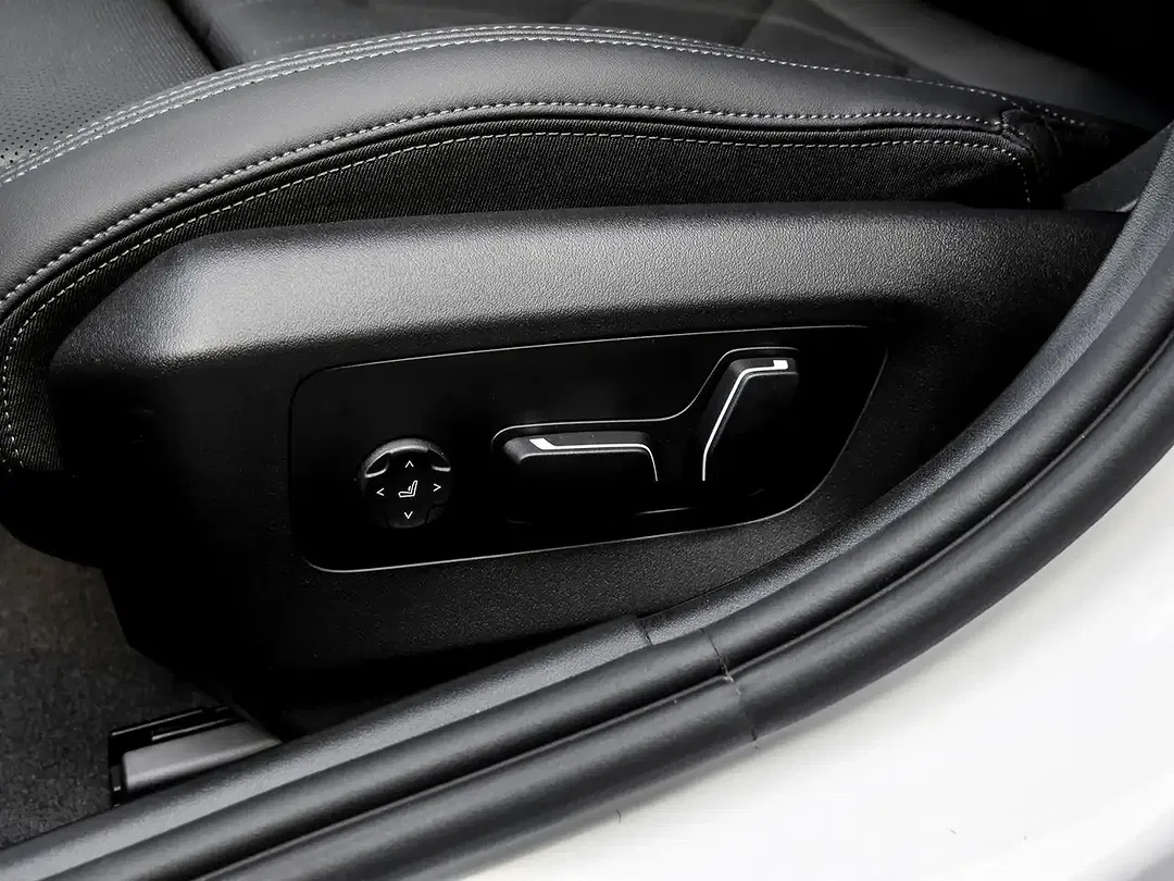 BMW 520 - Thumbnail 13