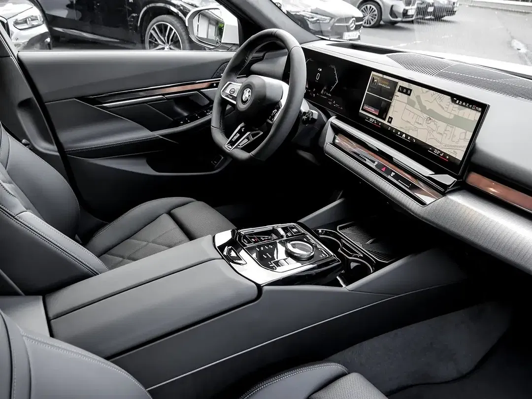 BMW 520 - Thumbnail 3