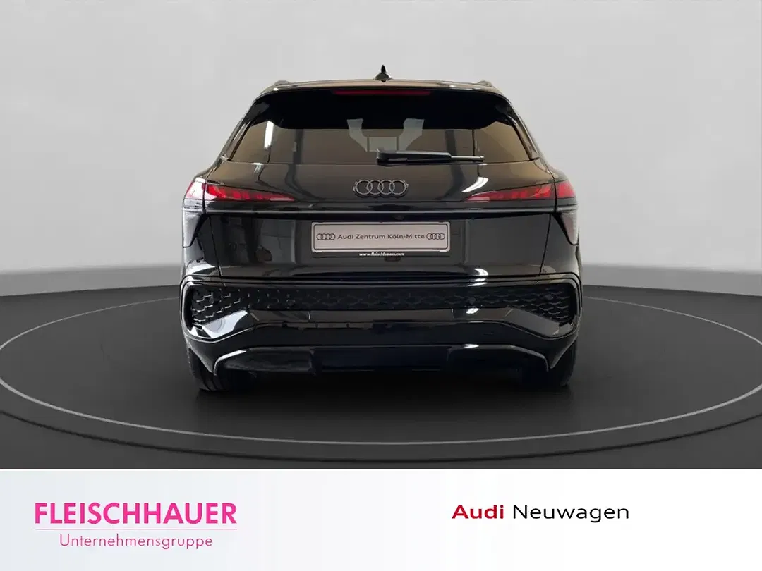 Audi Q3 - Thumbnail 6