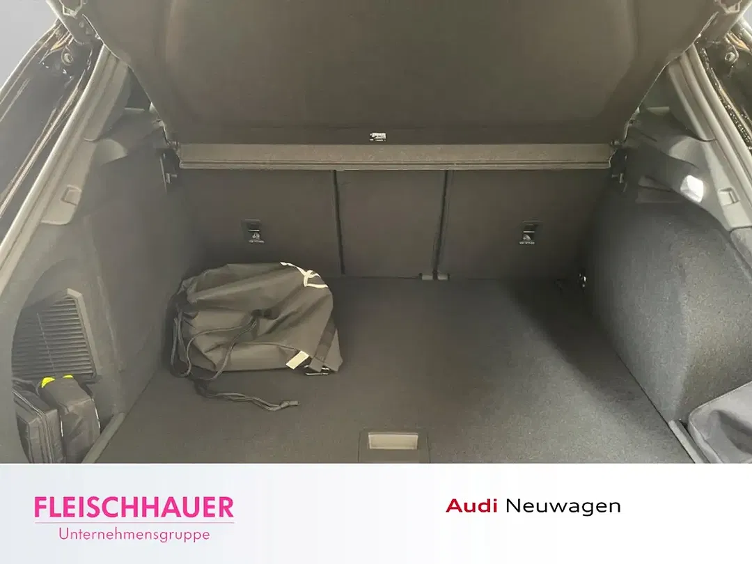 Audi Q3 - Thumbnail 7