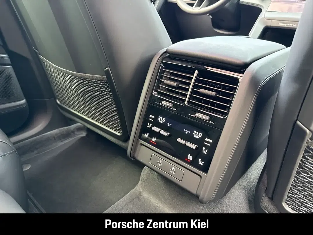 Porsche Cayenne - Thumbnail 23