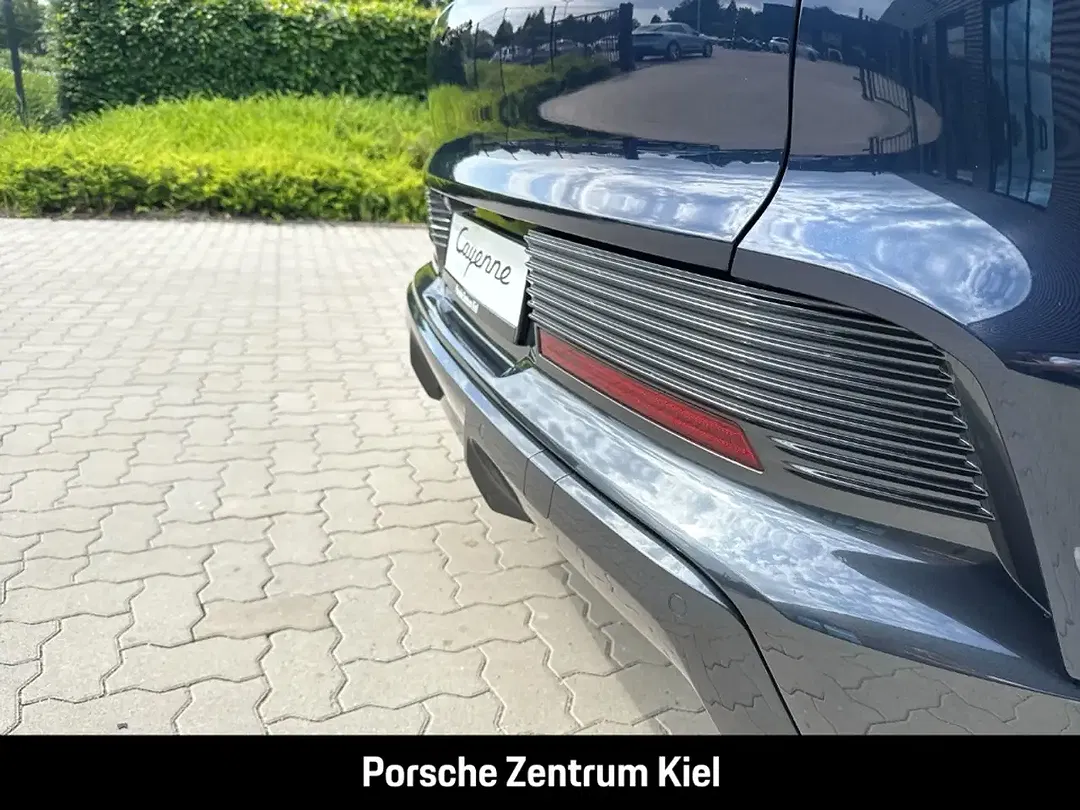 Porsche Cayenne - Thumbnail 25
