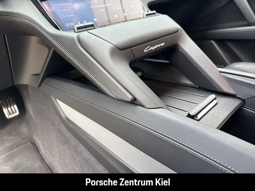 Porsche Cayenne - Thumbnail 37