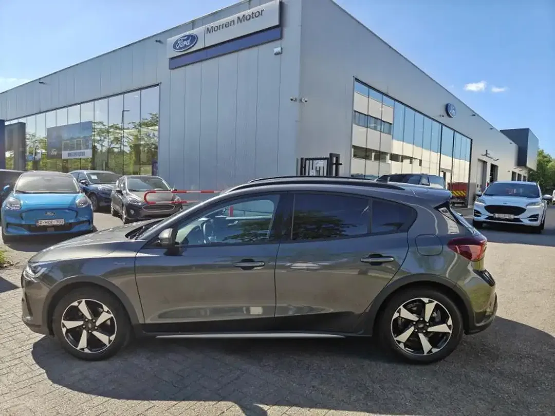 Ford Focus - Thumbnail 5