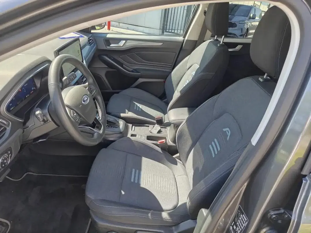 Ford Focus - Thumbnail 7