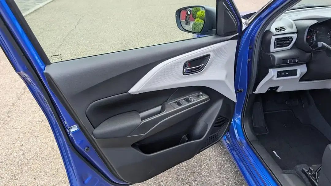 Suzuki Swift - Thumbnail 9