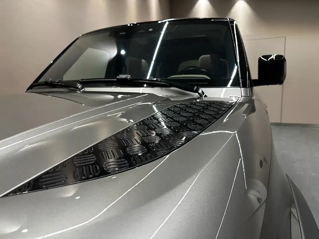 Land Rover Defender - Thumbnail 2