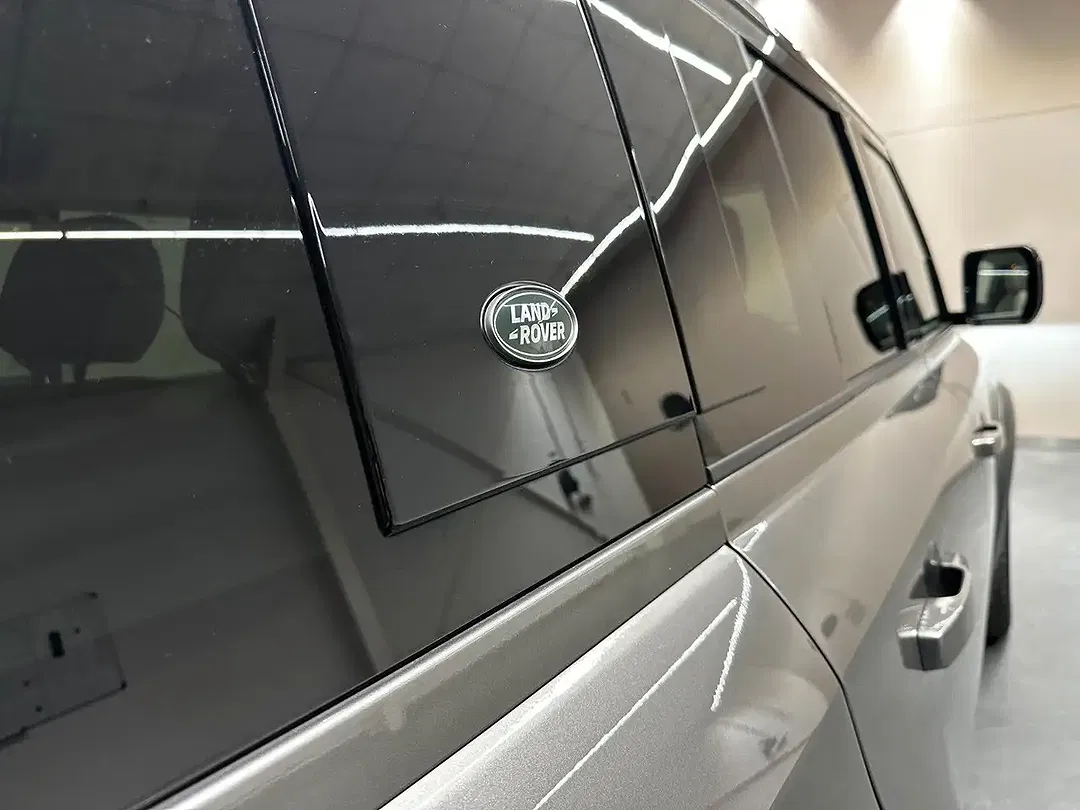 Land Rover Defender - Thumbnail 8