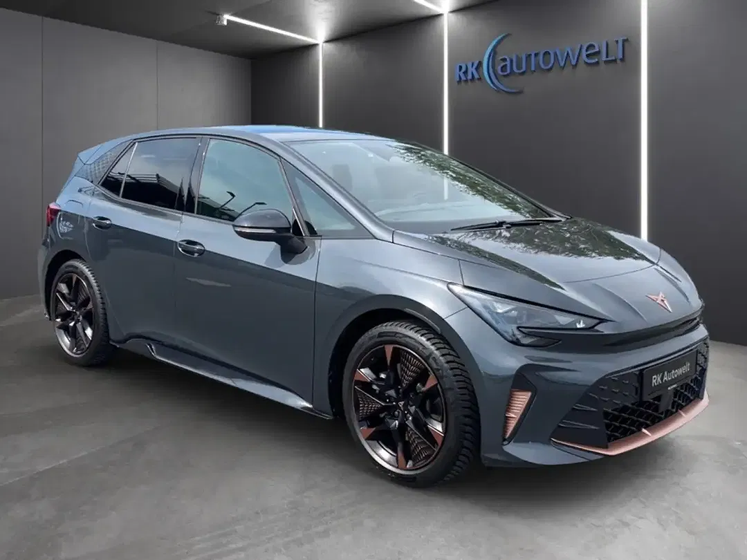 CUPRA Born - Thumbnail 2