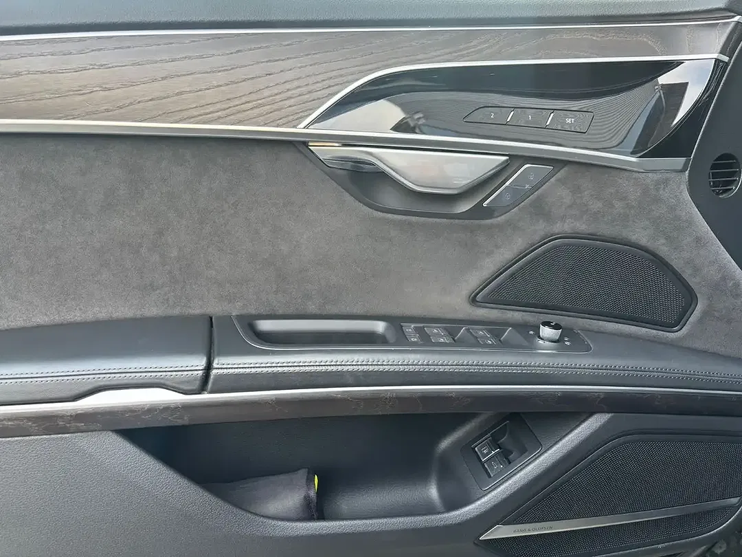 Audi A8 - Thumbnail 9
