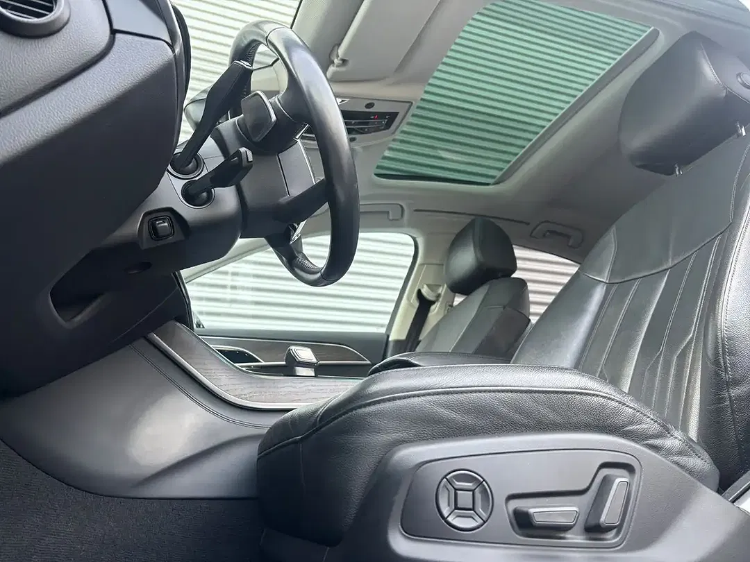 Audi A8 - Thumbnail 10