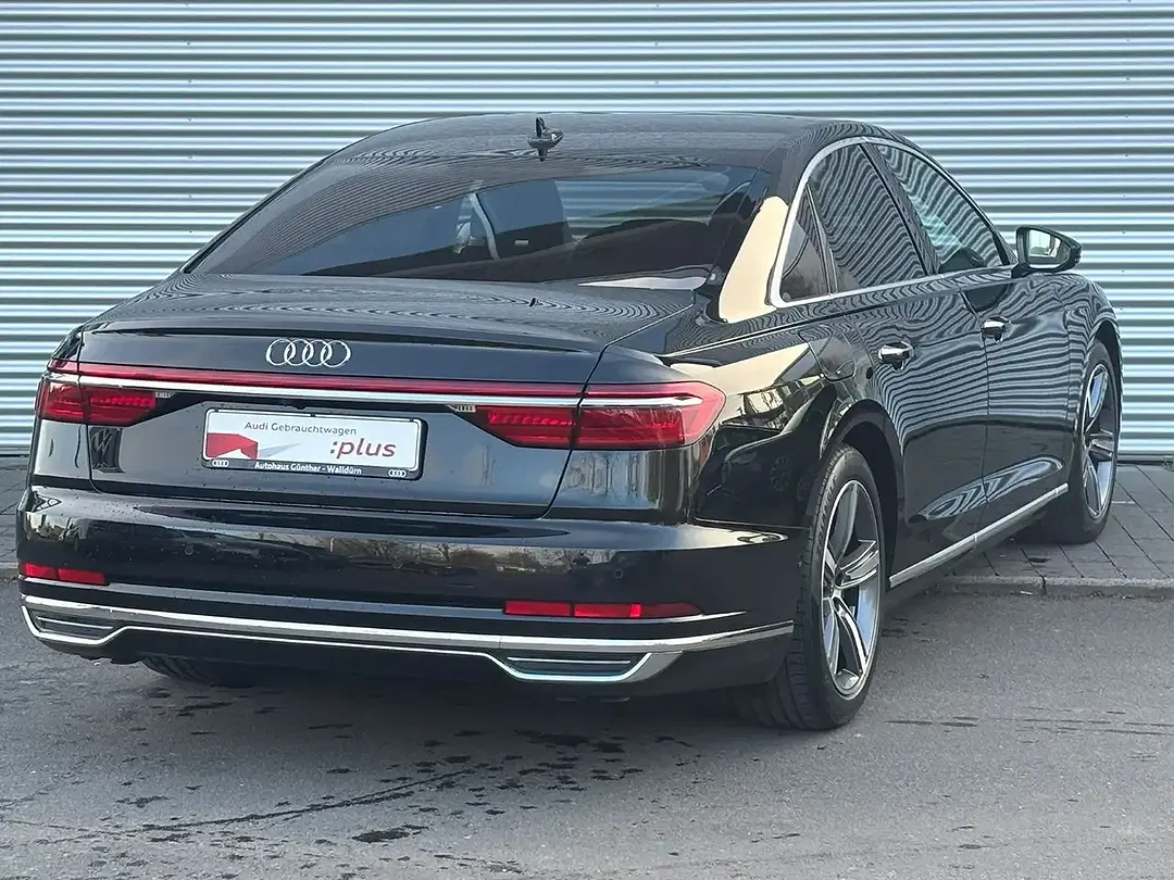 Audi A8 - Thumbnail 5