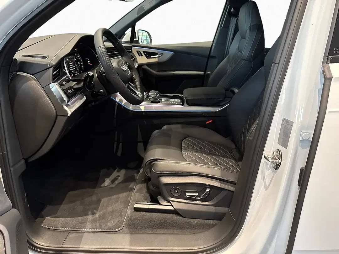 Audi Q7 - Thumbnail 11