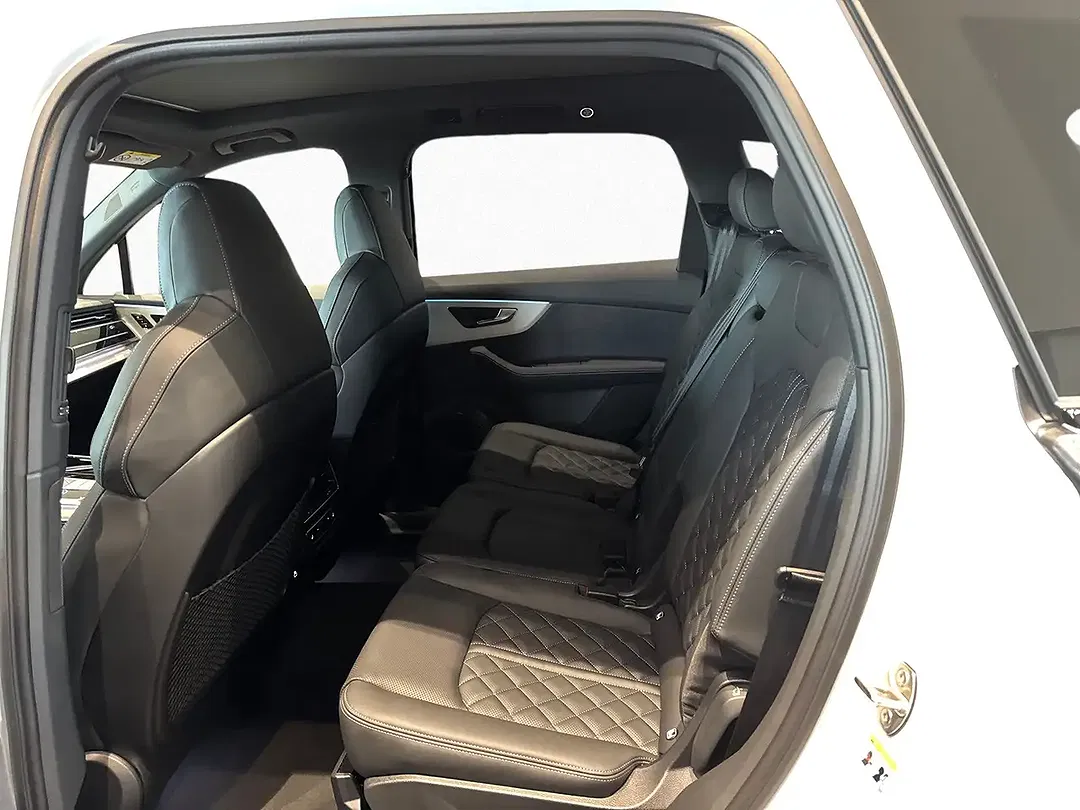 Audi Q7 - Thumbnail 14
