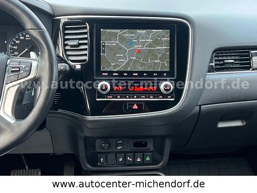 Mitsubishi Outlander - Thumbnail 15