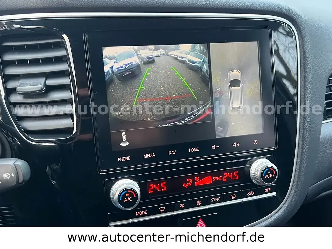 Mitsubishi Outlander - Thumbnail 19