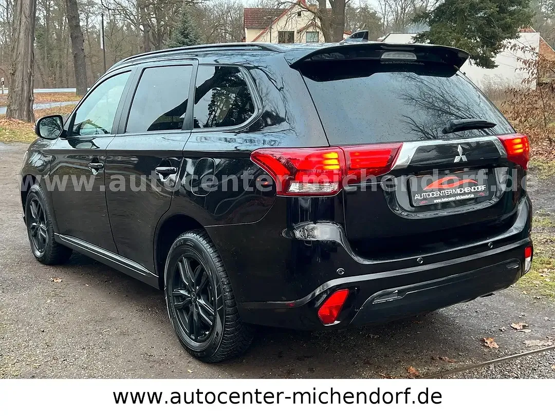 Mitsubishi Outlander - Thumbnail 6