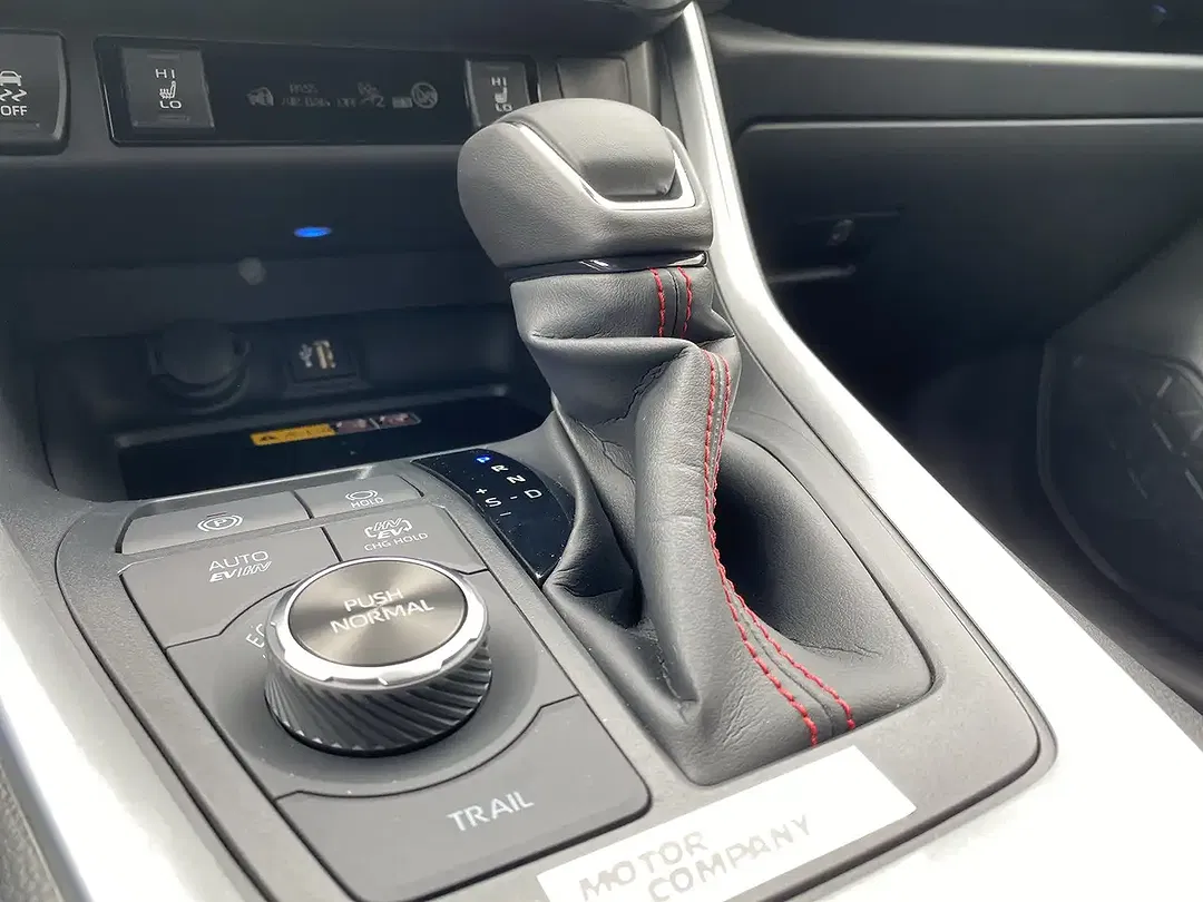 Toyota RAV 4 - Thumbnail 13