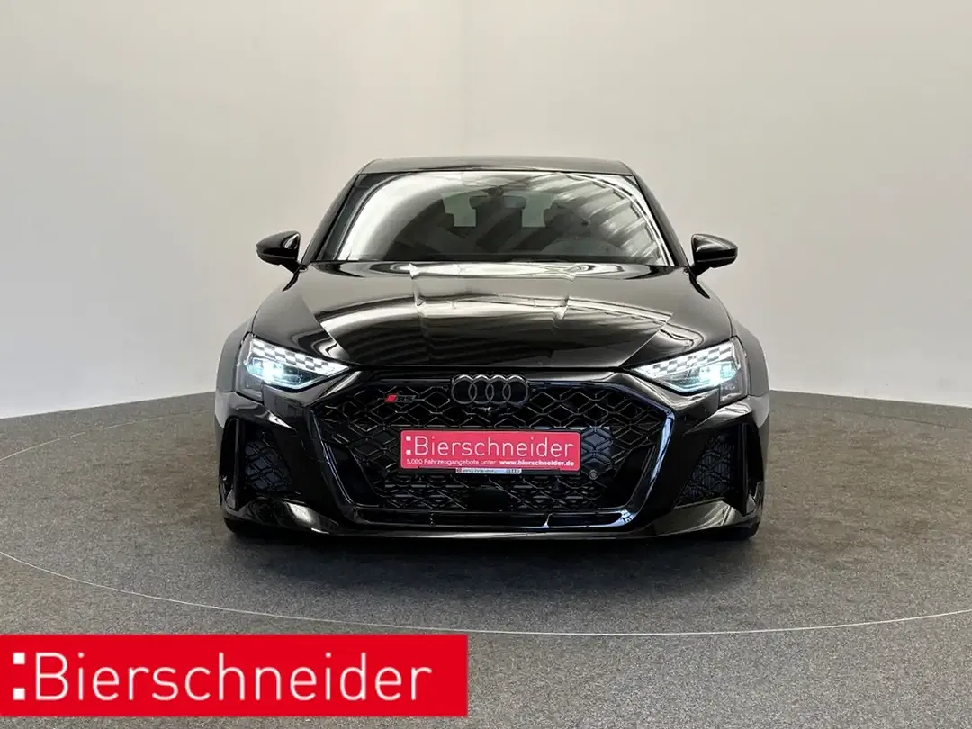 Audi RS3 - Thumbnail 3