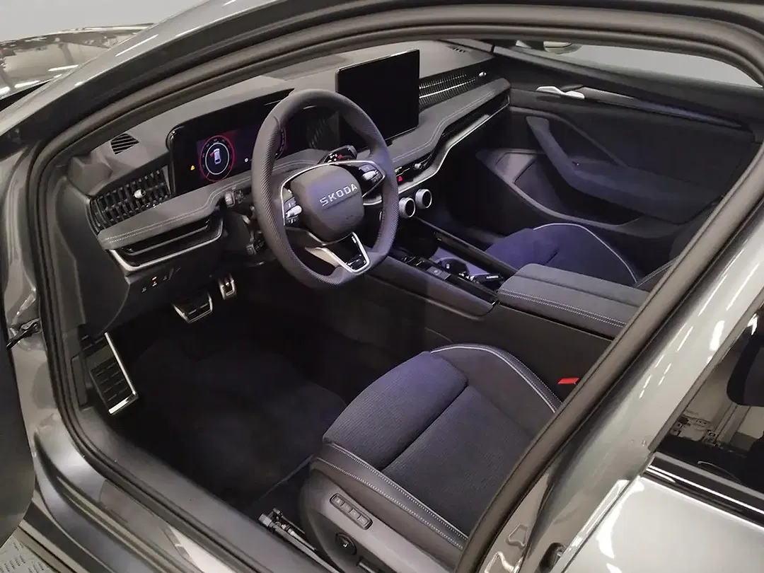 Skoda Superb - Thumbnail 10