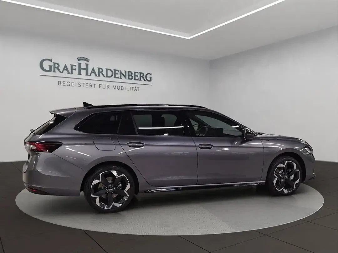 Skoda Superb - Thumbnail 6