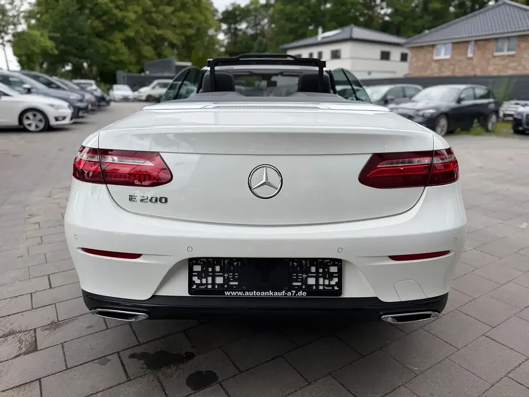 Mercedes-Benz E 200 - Thumbnail 10