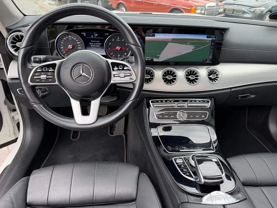 Mercedes-Benz E 200 - Thumbnail 16