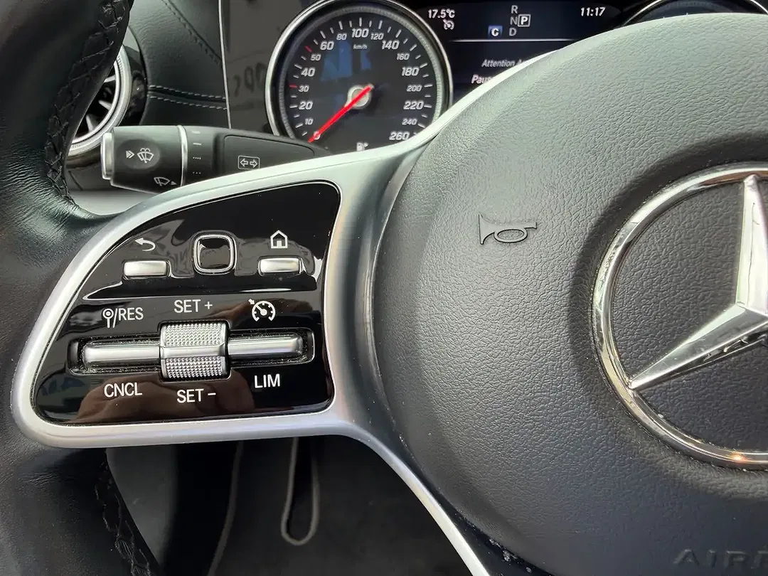 Mercedes-Benz E 200 - Thumbnail 21