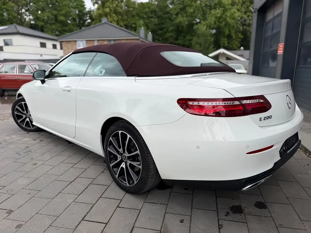 Mercedes-Benz E 200 - Thumbnail 4