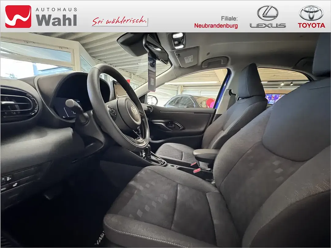 Toyota Yaris - Thumbnail 10