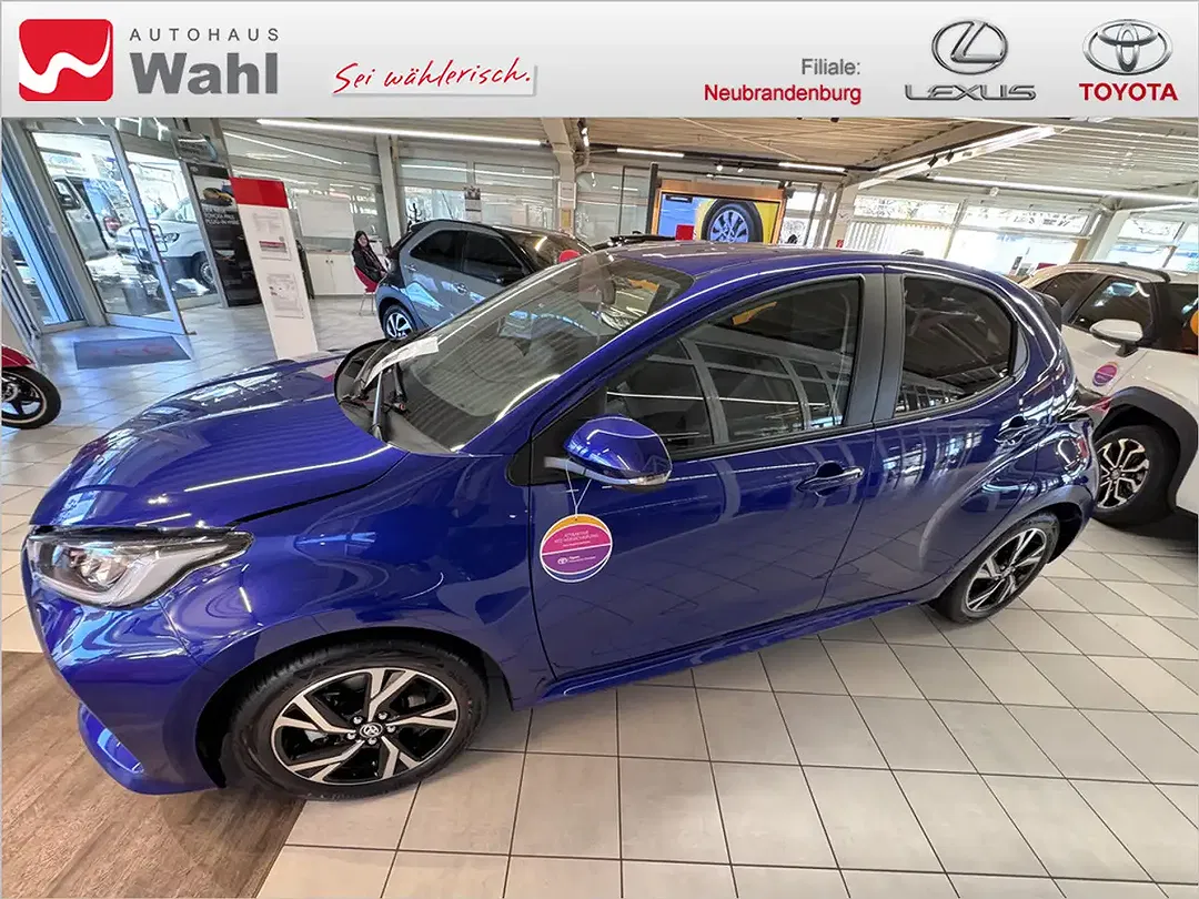 Toyota Yaris - Thumbnail 2