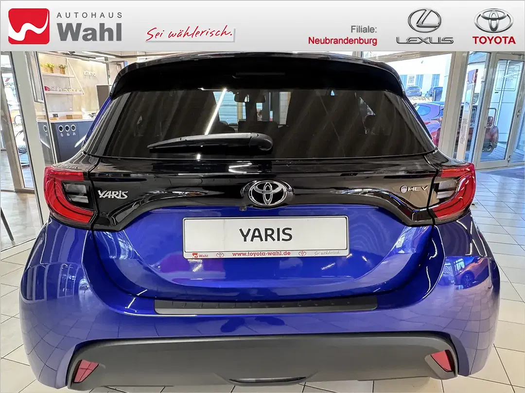Toyota Yaris - Thumbnail 4
