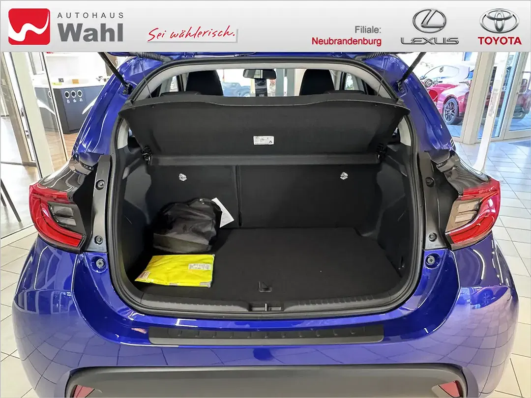 Toyota Yaris - Thumbnail 5