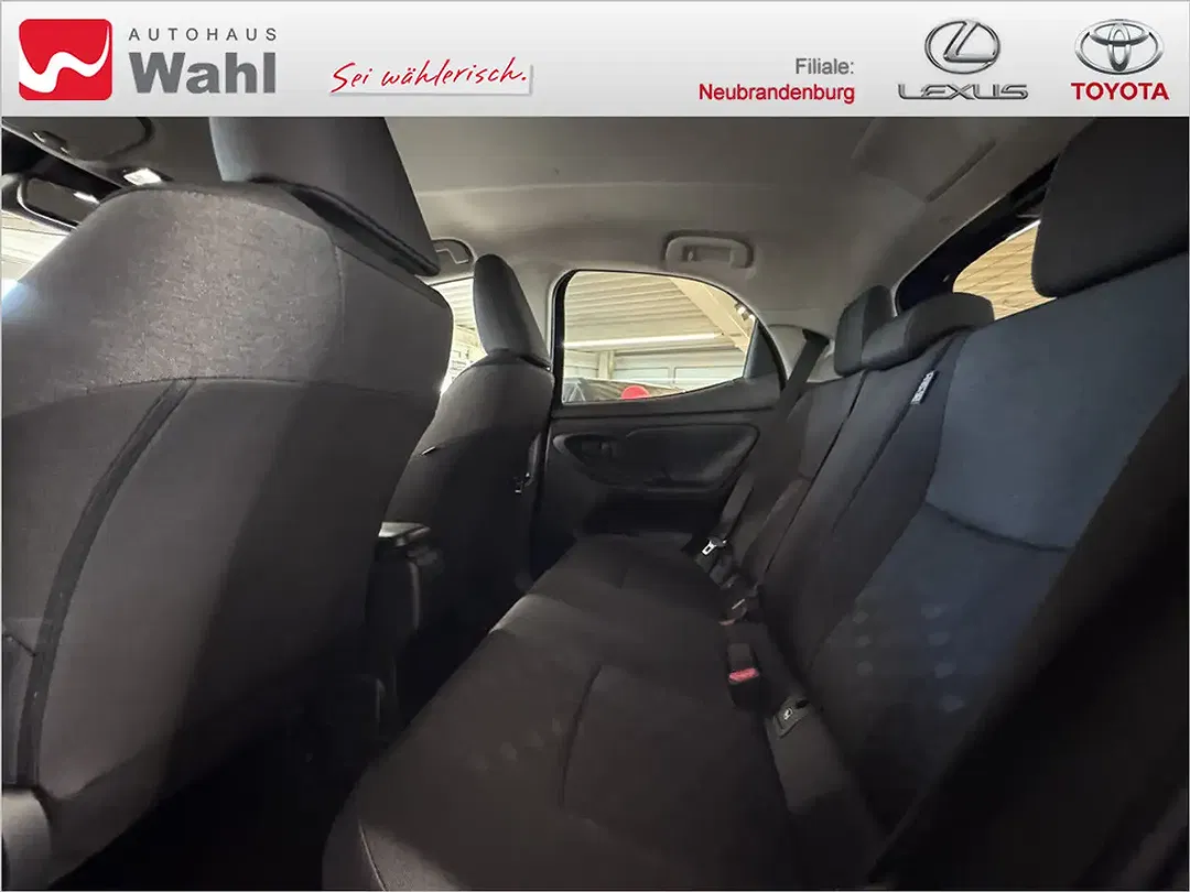 Toyota Yaris - Thumbnail 7