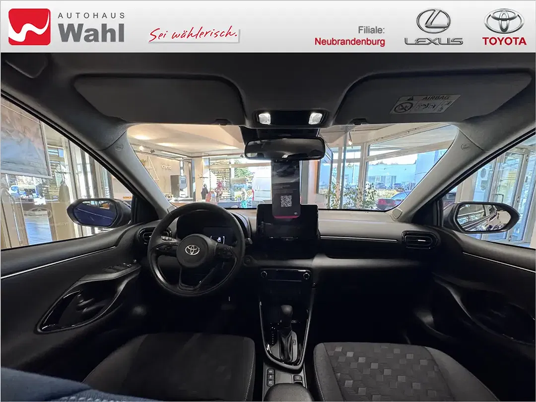 Toyota Yaris - Thumbnail 8