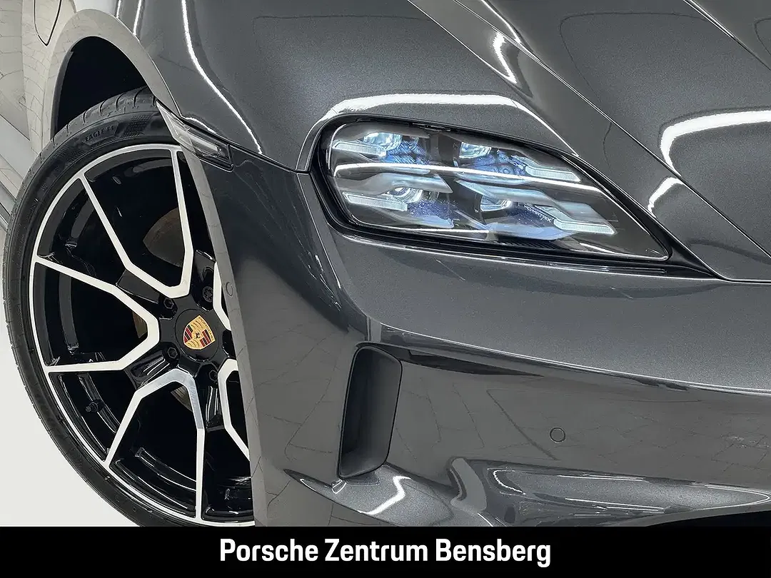 Porsche Taycan - Thumbnail 10