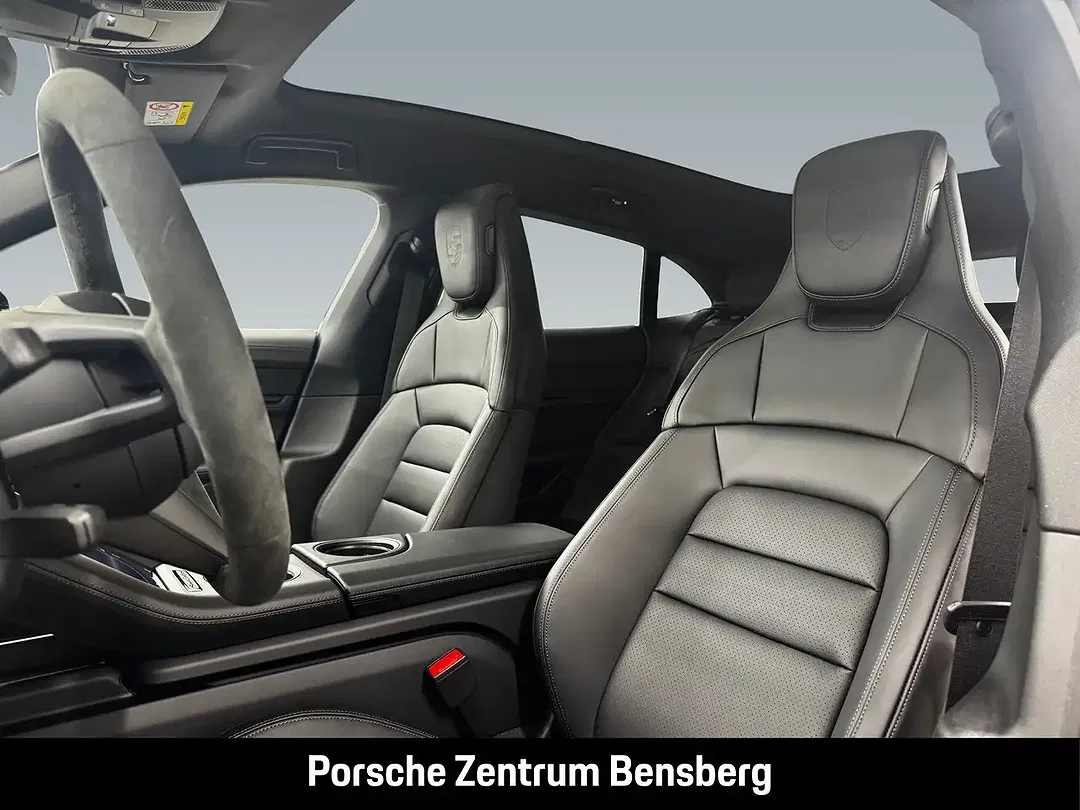 Porsche Taycan - Thumbnail 15