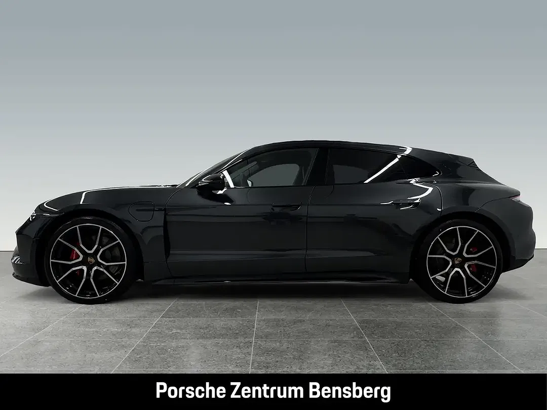 Porsche Taycan - Thumbnail 2