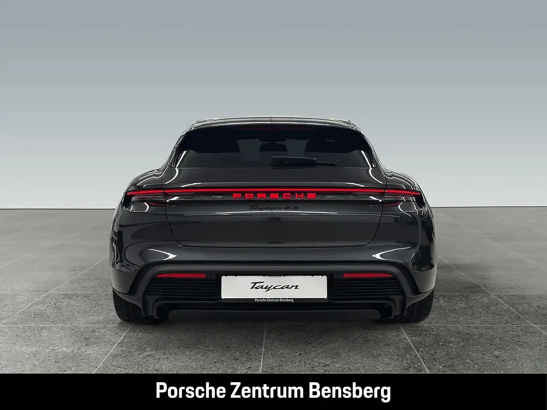 Porsche Taycan - Thumbnail 7