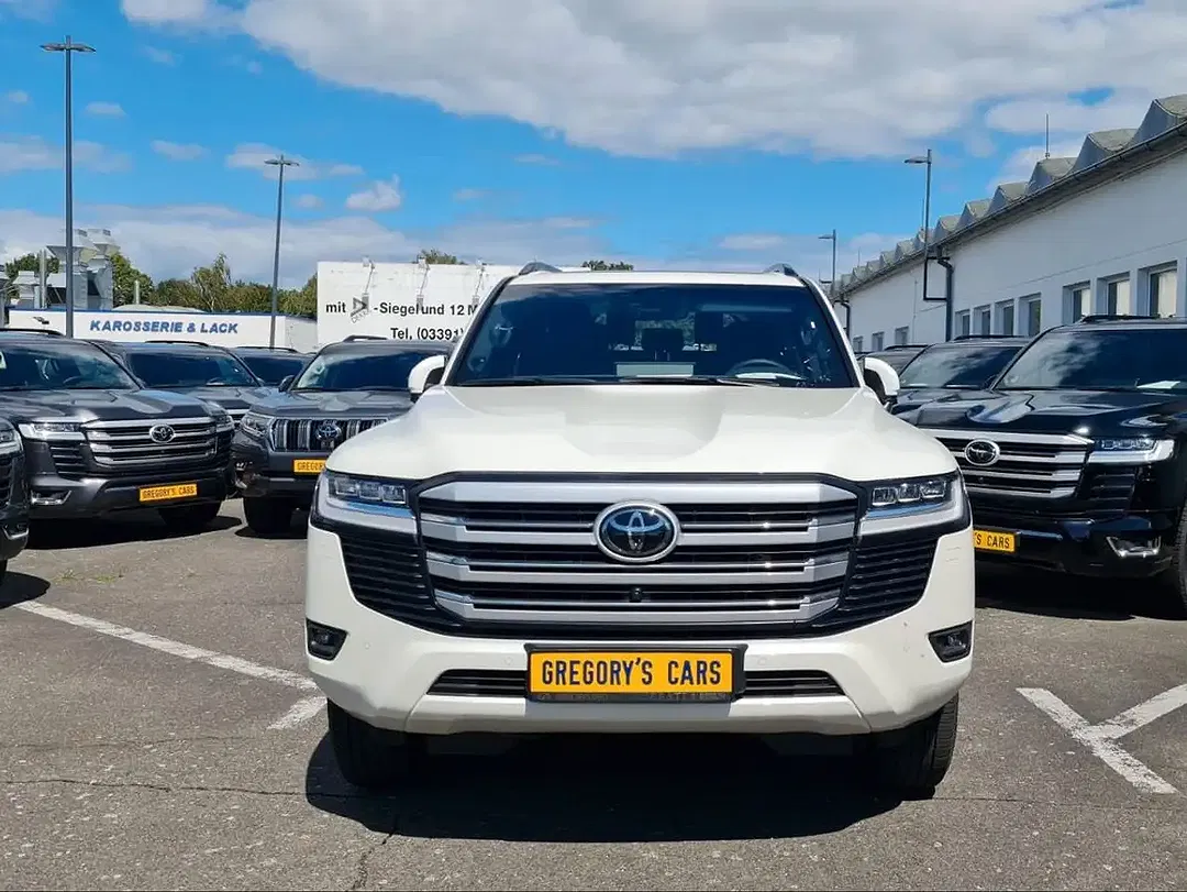 Toyota Land Cruiser - Thumbnail 6