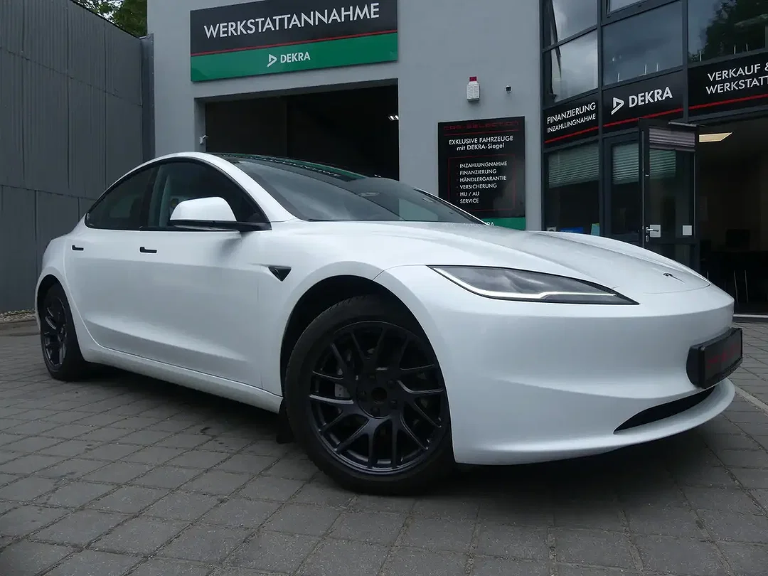 Tesla Model 3 - Afbeelding 1