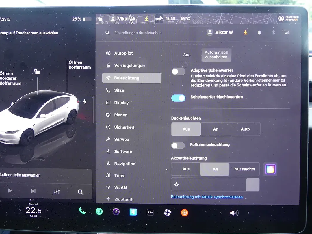 Tesla Model 3 - Thumbnail 10