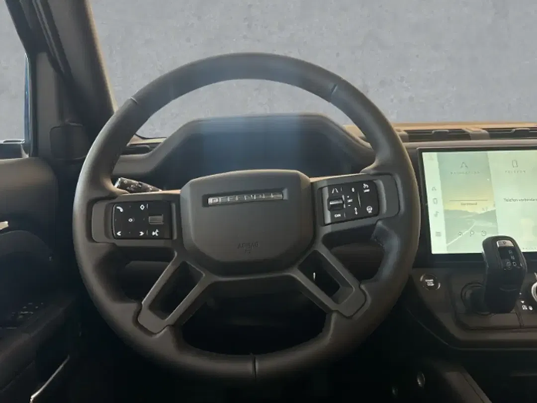Land Rover Defender - Thumbnail 14