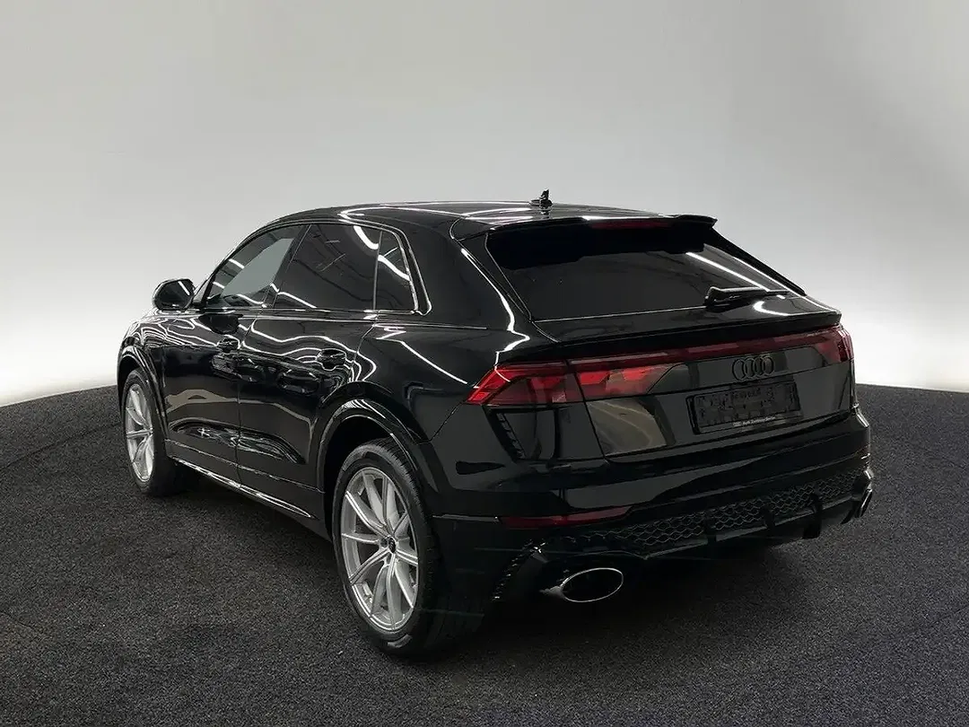 Audi RS Q8 - Thumbnail 2