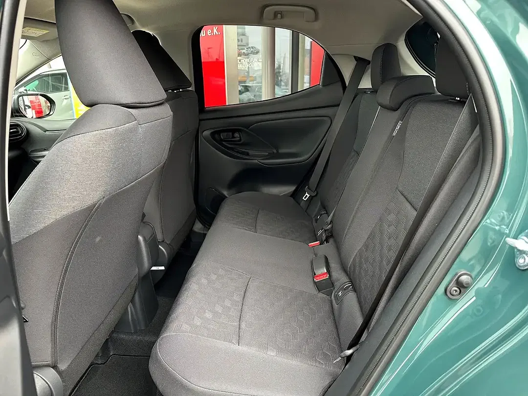 Toyota Yaris - Thumbnail 15