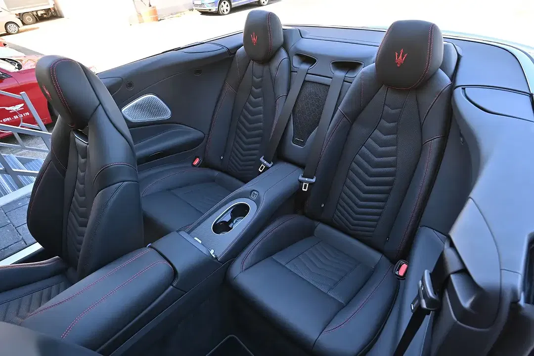 Maserati GranCabrio - Thumbnail 14